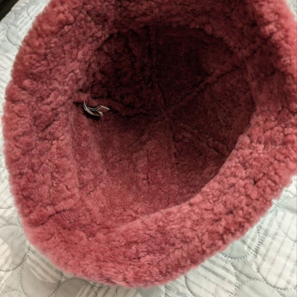 UGG Women`s Sheepskin Bucket Hat One Size Pink - Picture 6 of 15